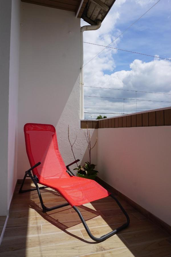 Appart Chic & Moderne Avec Balcon La Roche-sur-Yon Exterior photo